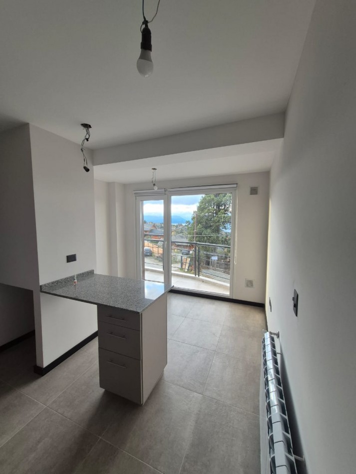 MONOAMBIENTE EN ALQUILER - VISTA AL LAGO