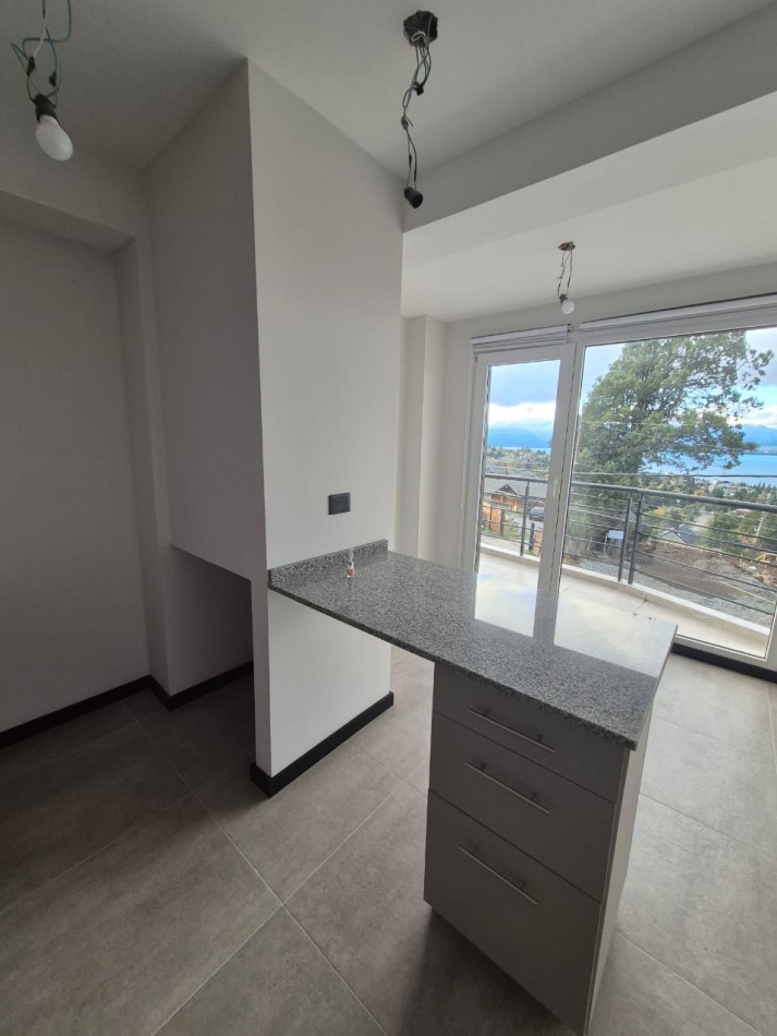 MONOAMBIENTE EN ALQUILER - VISTA AL LAGO