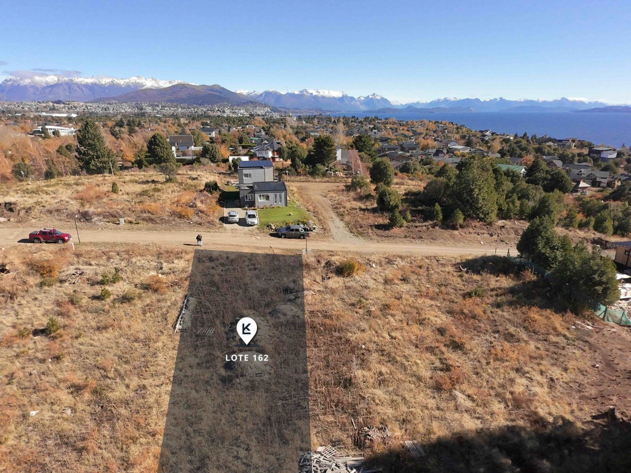 Lote con vista en Solares del Este