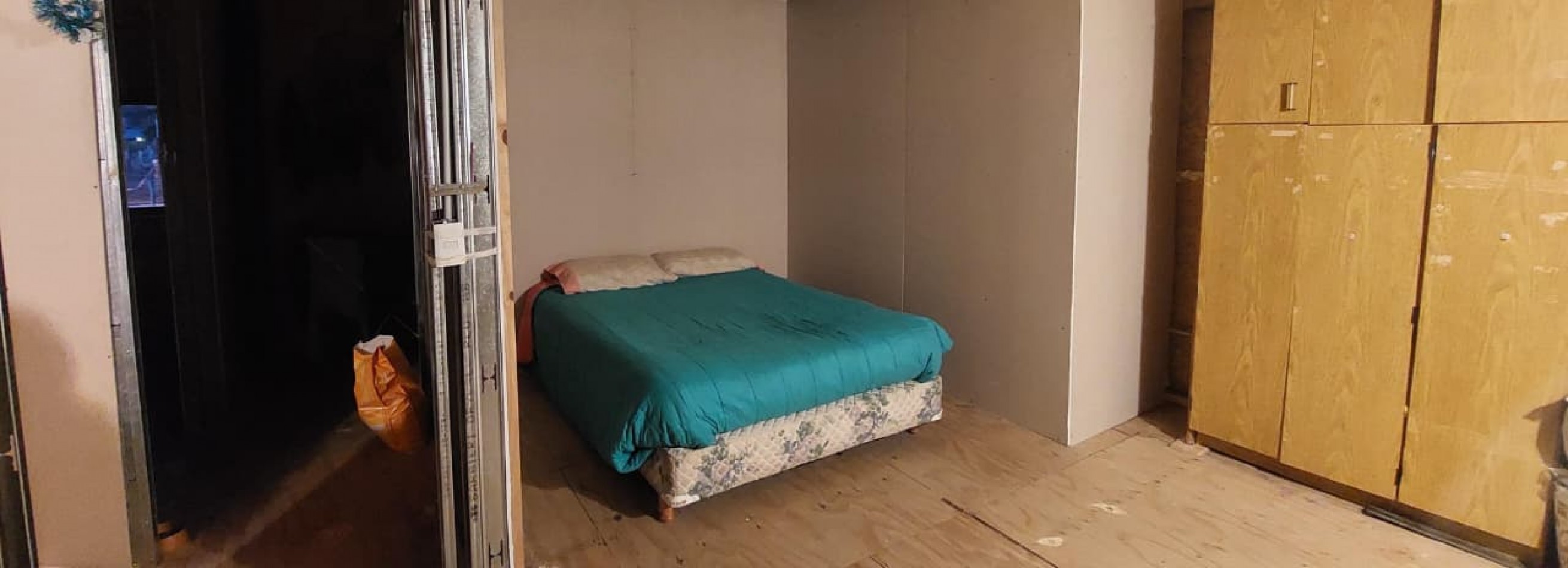 Casa de 79 m2 en Valle Azul en lote de 200m2 - Frente a espacio verde