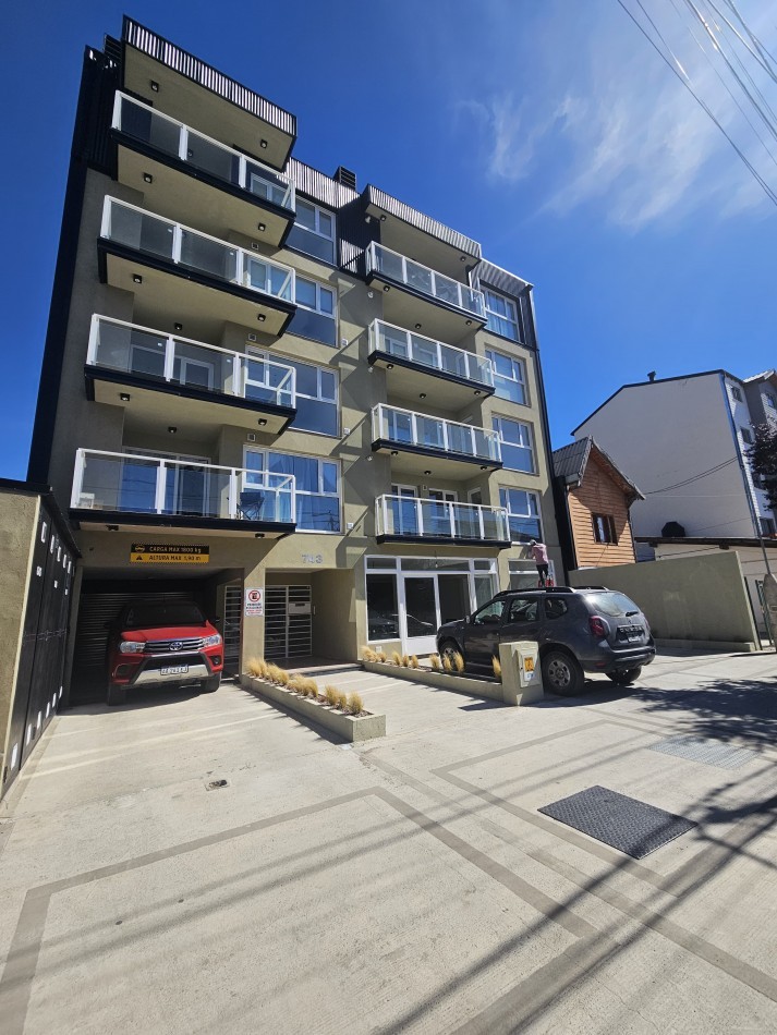 Departamento 3 ambientes de 75 m2 con balcon y parrilla