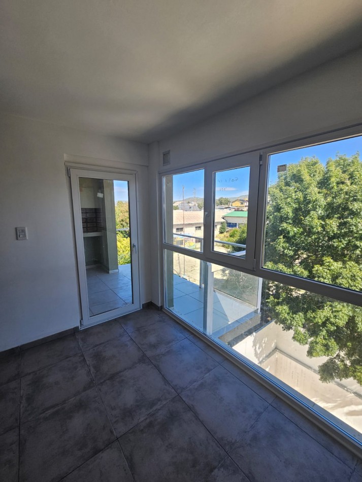 Departamento 3 ambientes de 75 m2 con balcon y parrilla