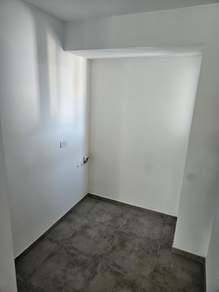 Departamento 3 ambientes de 75 m2 con balcon y parrilla