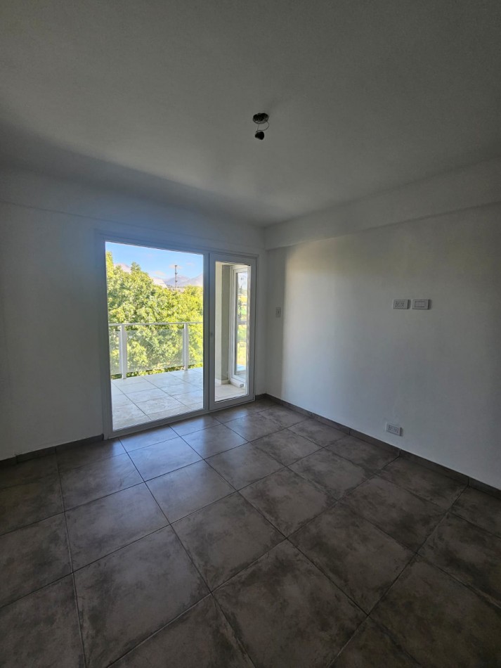 Departamento 3 ambientes de 75 m2 con balcon y parrilla