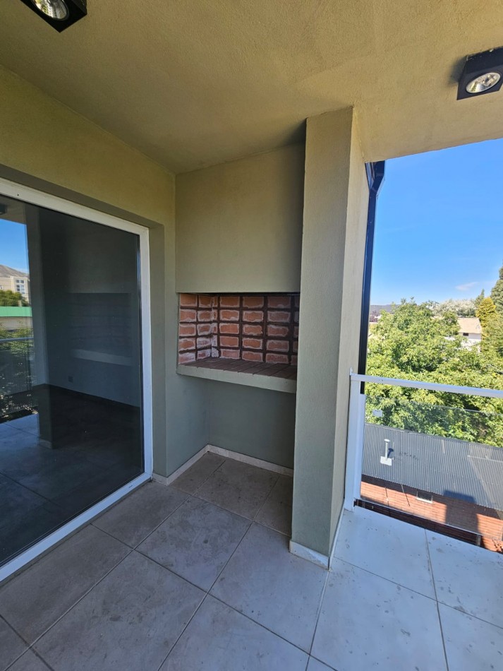 Departamento 3 ambientes de 75 m2 con balcon y parrilla