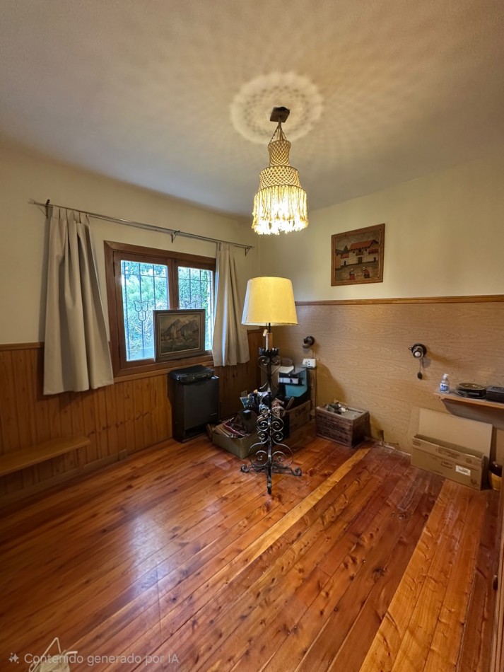Casa en venta - Rolando 1559
