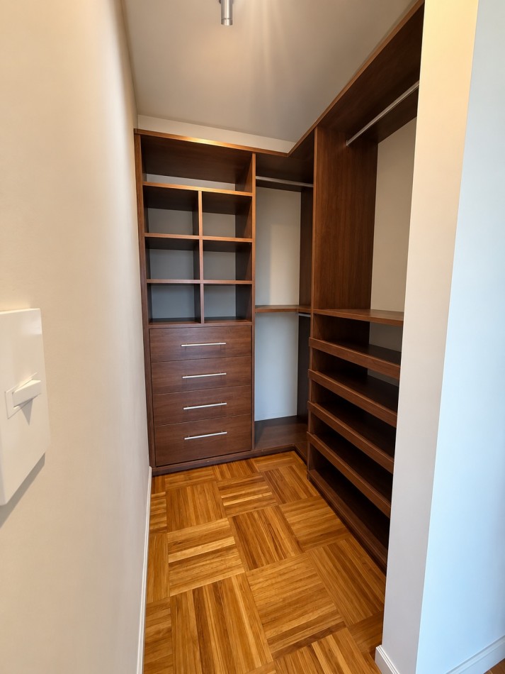 Piso de tres dormitorios con vista + cochera
