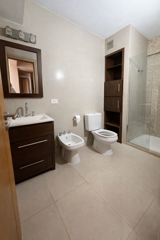 Piso de tres dormitorios con vista + cochera