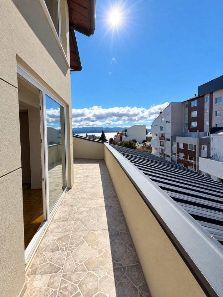 Piso de tres dormitorios con vista + cochera