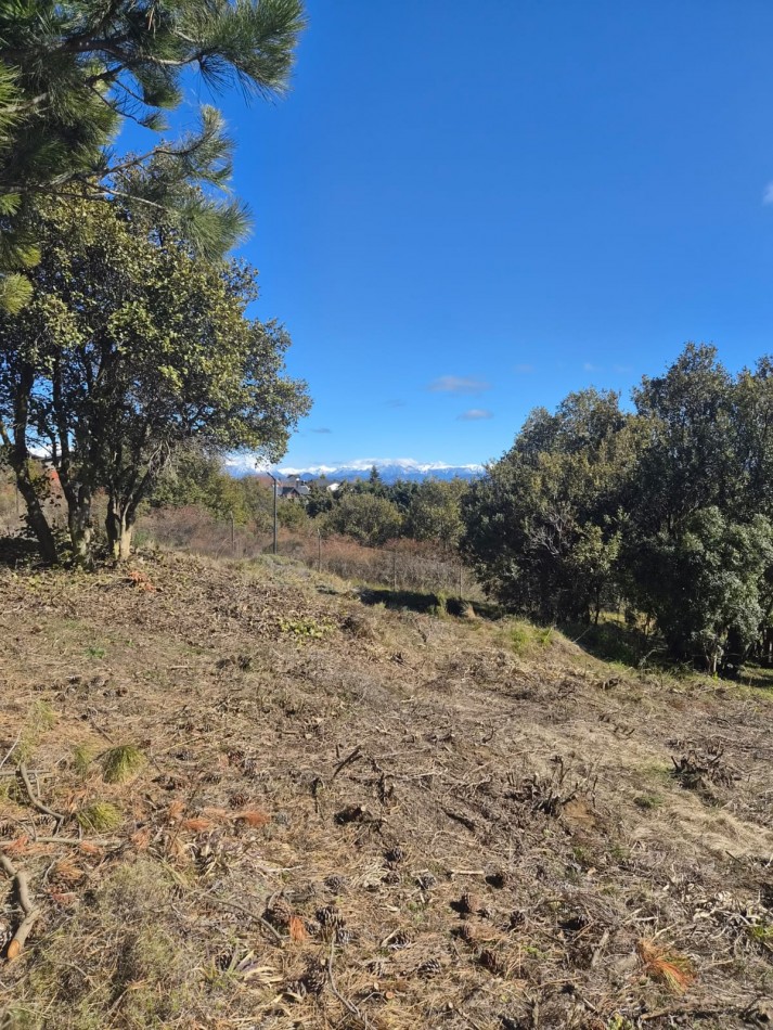 Lote con vista al lago en Solares del Este