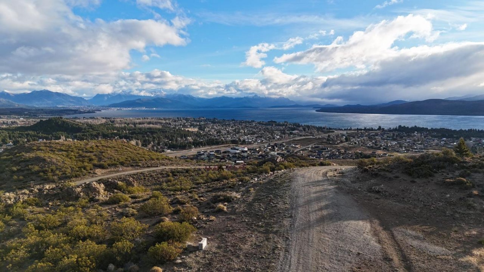 Venta de lote en Barrancas de Dina Huapi con vista
